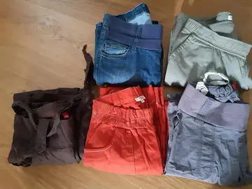 lot de pantalons et pantacourts de grossesse