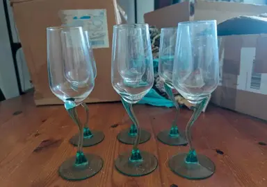 Lot de 7 verres à vin