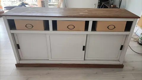 Buffet 3 portes sans les tiroirs