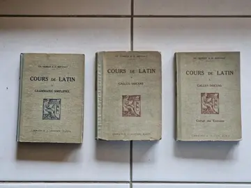 Lot de 3 vieux livres "Cours de latin"