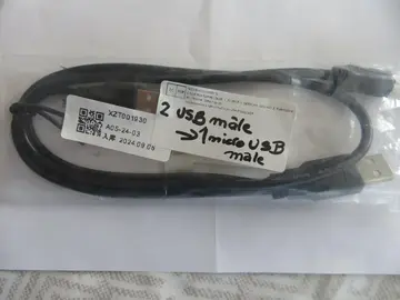 Câble Y 2x Usb2.0 mâle -> 1 micro-usb mâle Neuf emballage non ouvert
