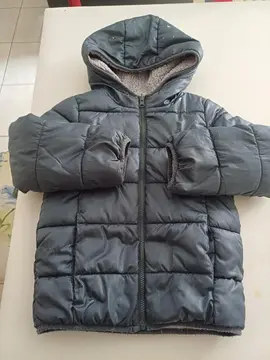 anorak fille 8 ans propre et en bon état