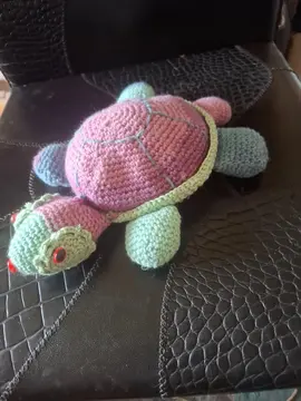 Tortue jouet fait main au crochet