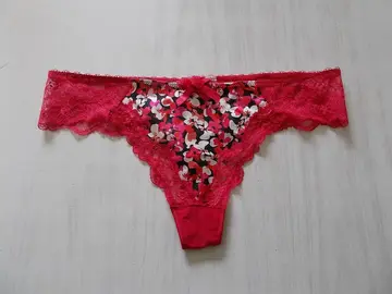 string femme taille 42