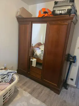 armoire en bois