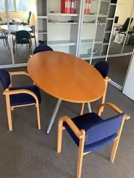TABLE ET CHAISES