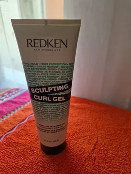 Produit pour cheveux bbouclés