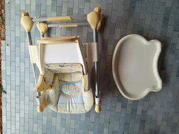Chaise haute bébé pliable