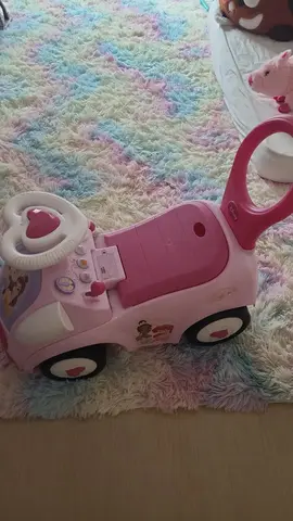 Voiture bébé fille