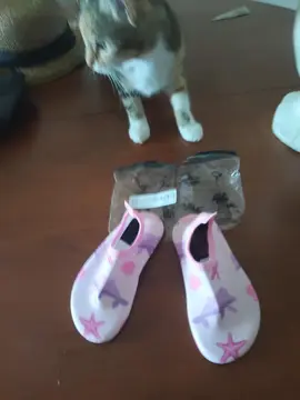 chaussures fillette p 23/24.. neuves