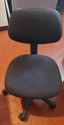Chaise à roulettes