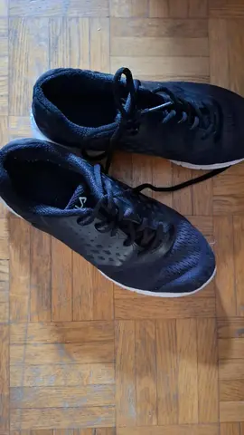 Basket FILA taille 37 .5