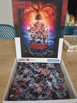 Puzzle stranger things 1000 pièces (incomplet)