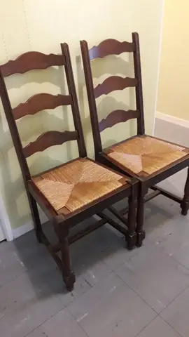 donne 4 chaises bois à recoller et à relooker