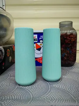 Vases en plastique