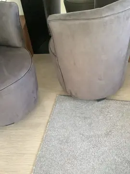 fauteuils tonneaux en velours gris anthracite