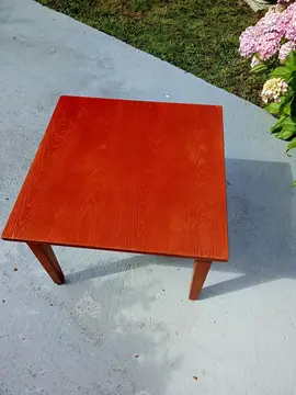 TABLE EN BOIS
