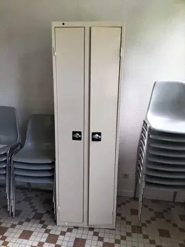 Armoire - vestiaire métallique