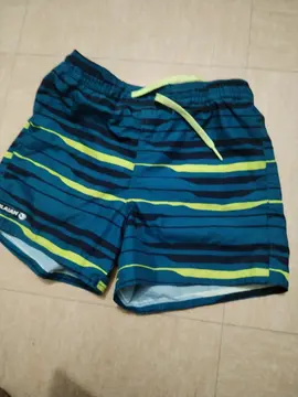 Short de bain 7-8 ans