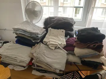 gros lot de vêtements