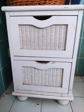 Petit meuble en bois