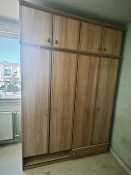 Grand meuble en bois