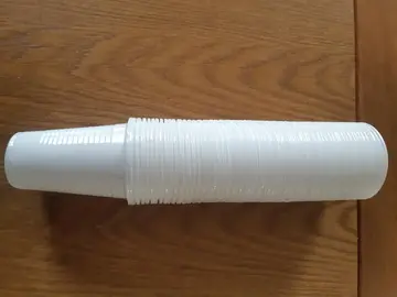 62 gobelets plastiques