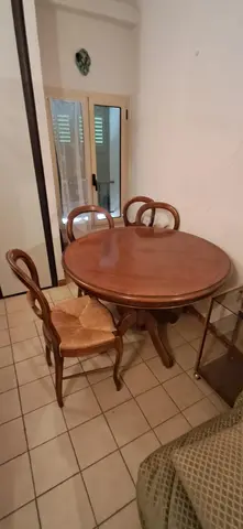 table et 4 chaises