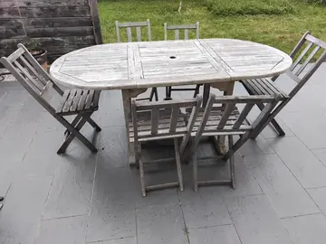 Table de jardin en bois