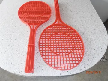 RAQUETTES EN PLASTIQUE
