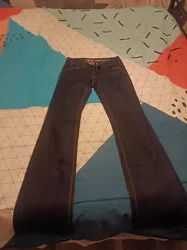 jean taille 27/34, jamais porté