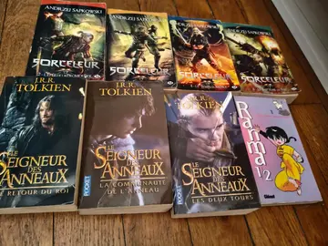 lot de romans et un manga
