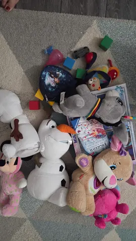 peluches, jouets, livres