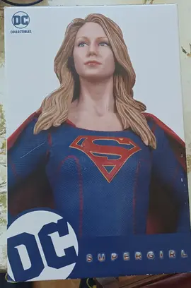 figurine super girl