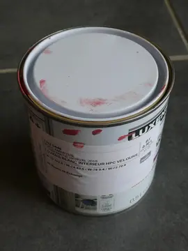 Peinture rouge mat