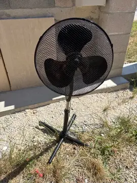 ventilateur noir