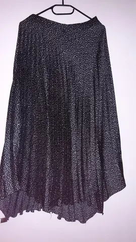 jupe de chez Zara noir et blanche taille M