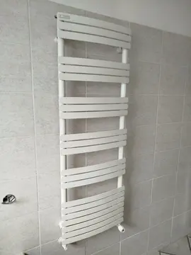 sèche serviette chauffage centrale à eau ce n'est pas un radiateur electrique.