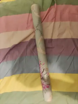 reste de papier autocollant pour tiroir.