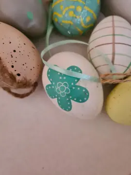 Décoration de Pâques 6 oeufs avec attaches