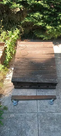 table en palette avec roulette