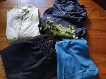 Vêtements Enfant 14A ( Lotn°3)