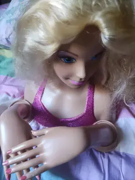tête de poupée Barbie à coiffer