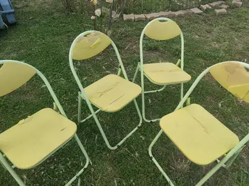 4 chaises pliantes