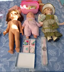Lot de poupées pour petite fille - montre swatch rose - barrettes cheveux