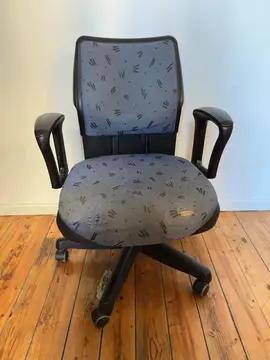 Chaise à hauteur réglable