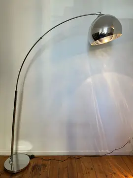 Lampadaire en arc