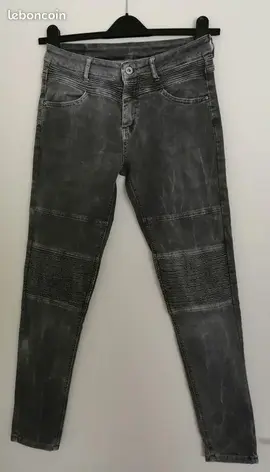 4 pantalons
