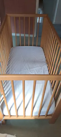 lit bois bébé