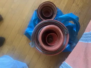 Pots de fleurs plastiques